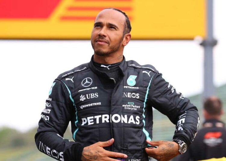 Mercedes anunció que Lewis Hamilton seguirá en la Fórmula 1