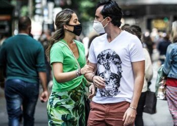 España eliminará la obligación de usar mascarilla al aire libre