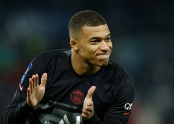 PSG quiere retener a Mbappé y el ofrecerá una cifra inédita para convertirlo en el mejor pago del mundo
