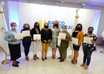 Gobierno fortalece la educación financiera de emprendedoras
