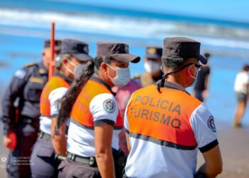 PNC construye puesto policial en playa El Zonte