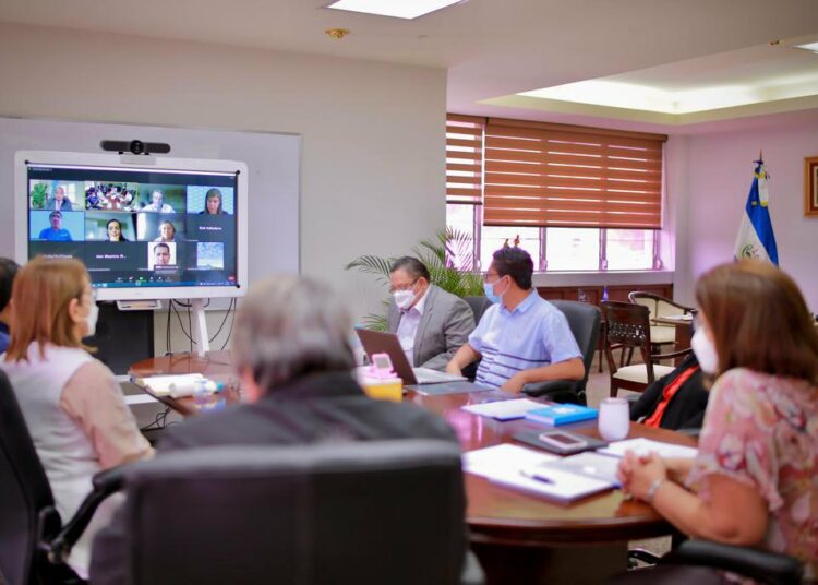 Honduras se muestra interesado en aplicar modelo educativo de El Salvador en su país