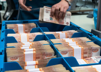 Se espera el colapso del rublo, una corrida bancaria, hiperinflación y una fuerte recesión en Rusia