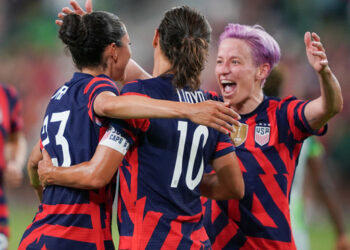 La selección femenina de EE.UU. recibirá 24 millones en compensación y mismo sueldo que los hombres