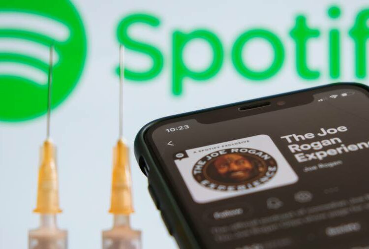 Spotify en el ojo del huracán: ahora se habla de música antivacunas