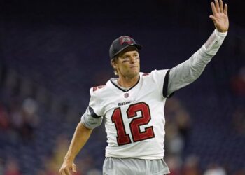 Tom Brady anunció su retiro tras 22 temporadas en la NFL