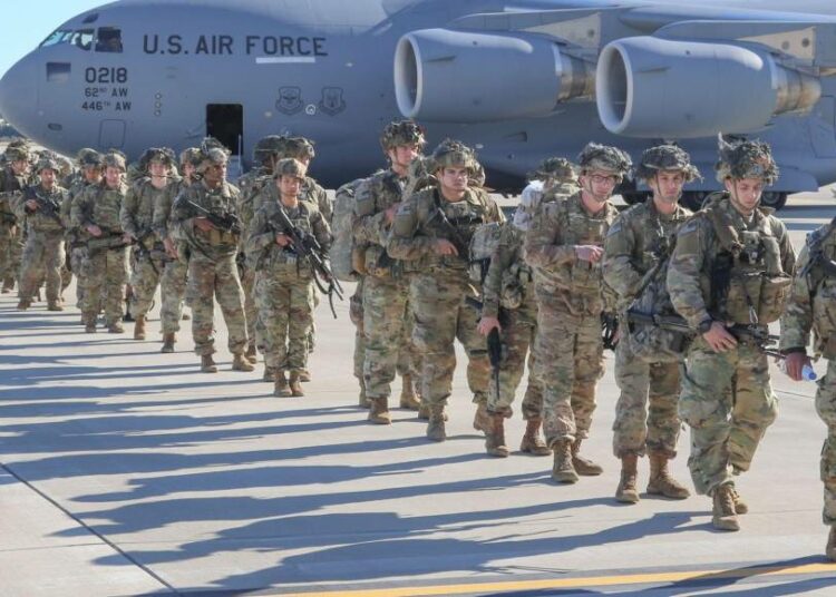 EE.UU. enviará 3.000 tropas a Europa por las tensiones con Rusia