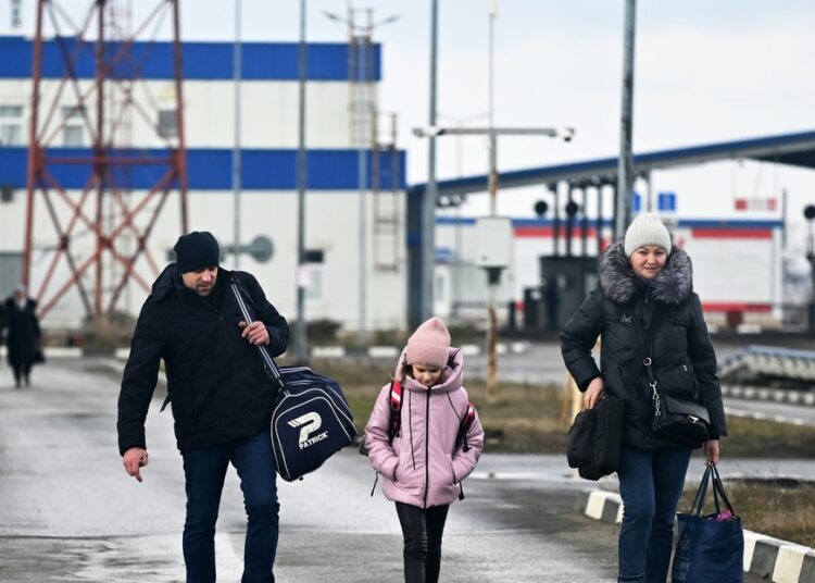 (RESUMEN) Abren seis corredores humanitarios en Ucrania, Rusia quiere continuar conversaciones