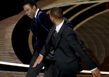 (VIDEO) Will Smith golpea a Chris Rock en plena ceremonia de los Oscar por hacer una «broma» sobre su esposa