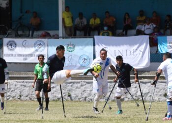 La selección salvadoreña de fútbol de amputados se foguea ante Guatemala con miras al clasificatorio al Mundial