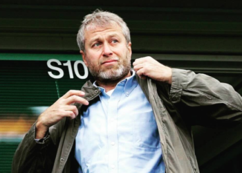 Abramovich y dos negociadores ucranianos sufrieron síntomas de envenenamiento, según el Wall Street Journal