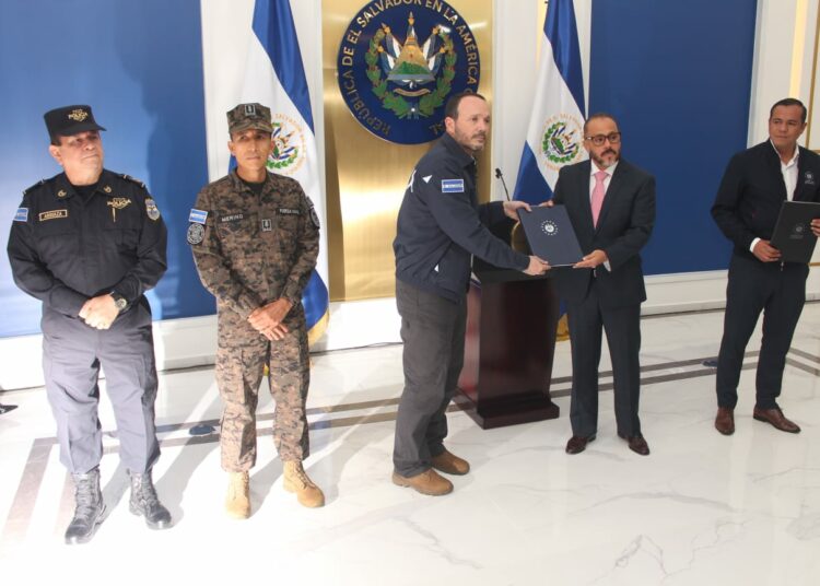 Ministro de Seguridad presenta 9 iniciativas para reforzar el combate contra las pandillas