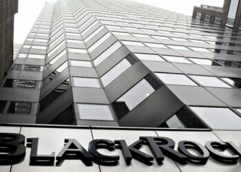 El presidente de BlackRock dijo que Rusia quedó aislada de los mercados de capitales del mundo