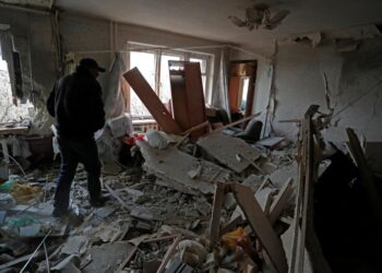 Rusia bombardeó un refugio que albergaba a más de 400 personas en Mariupol