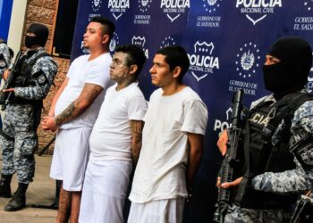 Autoridades de Seguridad presenta a tres palabreros de pandillas acusados de ordenar múltiples homicidios