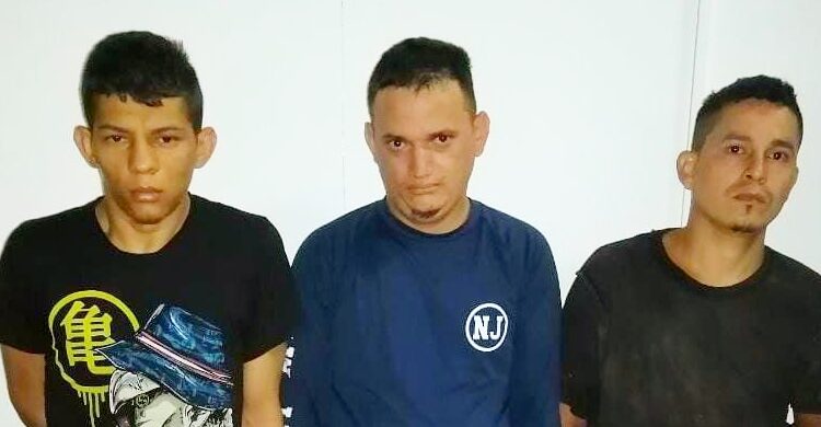 PNC captura a tres sujetos que escondieron armas y droga durante incursión en Chalatenango
