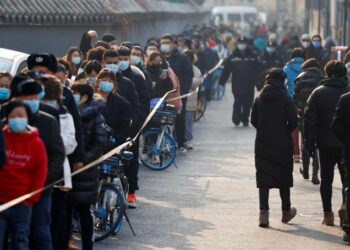 China registró una cifra récord de casos de coronavirus