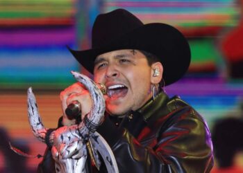 Christian Nodal fue abucheado en pleno concierto