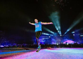 Taylor Hawkins: El sensible homenaje que rindió Coldplay en concierto por la muerte del baterista de Foo Fighters