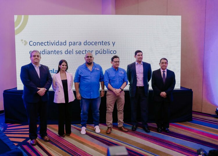Ministerio de Educación y compañías telefónicas lanzan proyecto de conectividad para docentes y estudiantes del sector público