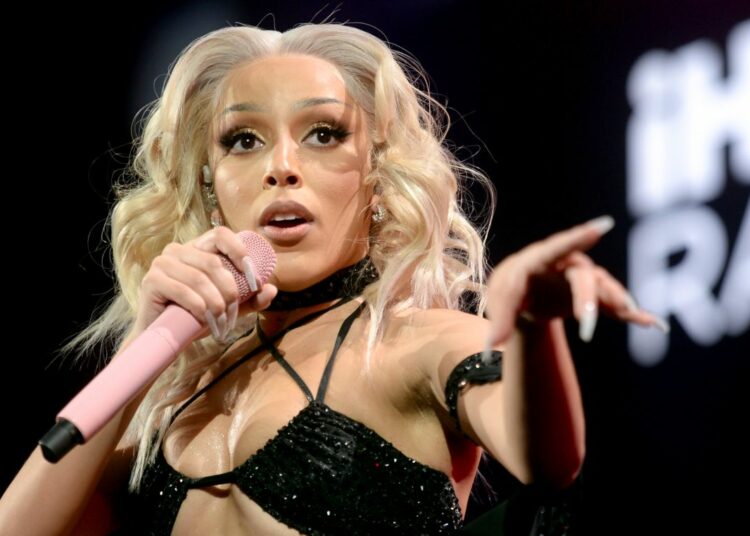 La rapera Doja Cat amenaza con dejar la música tras una fuerte discusión con sus fans paraguayos
