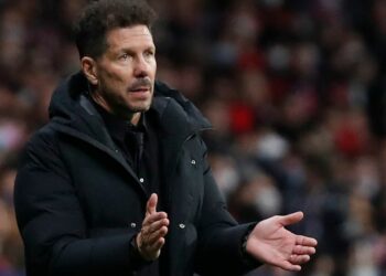 Diego Simeone viajó a la Argentina debido que su padre está internado