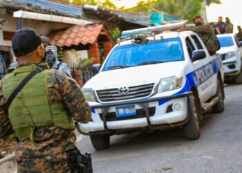 Fuerza Armada realiza controles preventivos para la seguridad de los salvadoreños