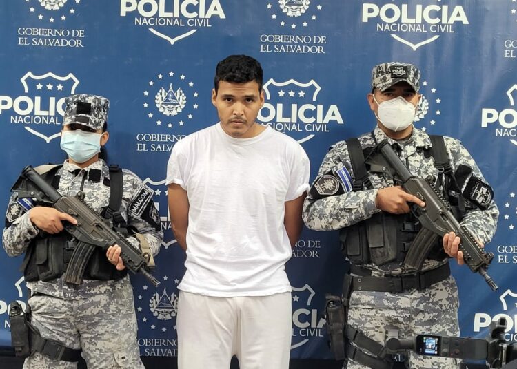 Conductor que arrolló a gestor de tránsito en bulevar del Ejército es trasladado al Centro Preventivo de Santa Ana