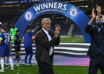 El magnate ruso Roman Abramovich anunció que puso a la venta al Chelsea