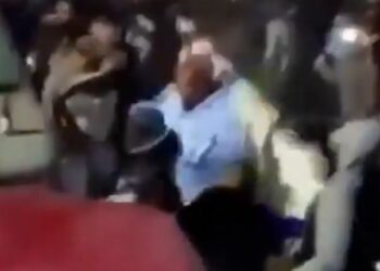(VIDEO) Batalla campal durante concierto de rap deja 4 lesionados en Baja California, México