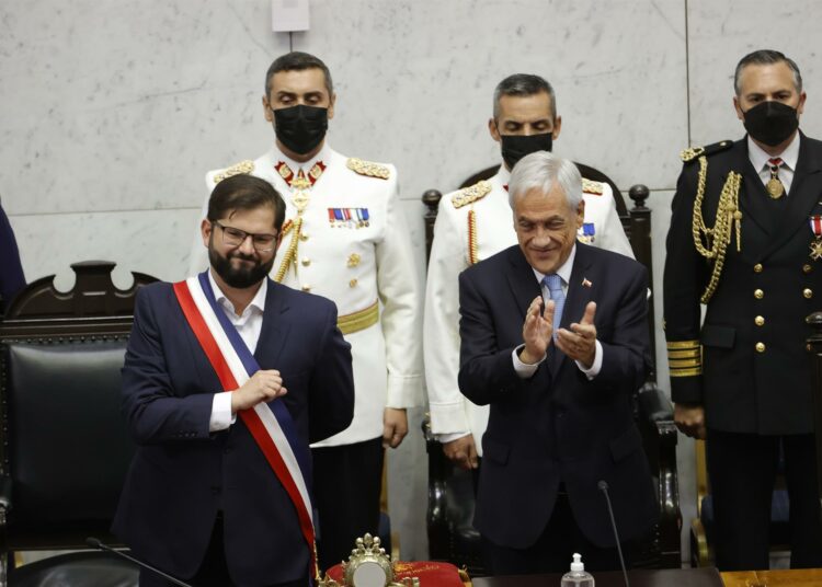 El progresista Gabriel Boric asume la presidencia de Chile