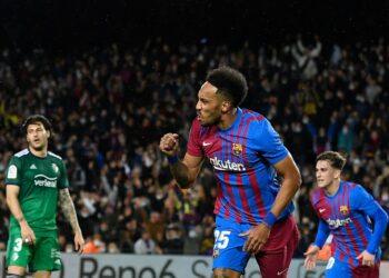 El Barça atropella al Osasuna y mantiene la tercera plaza