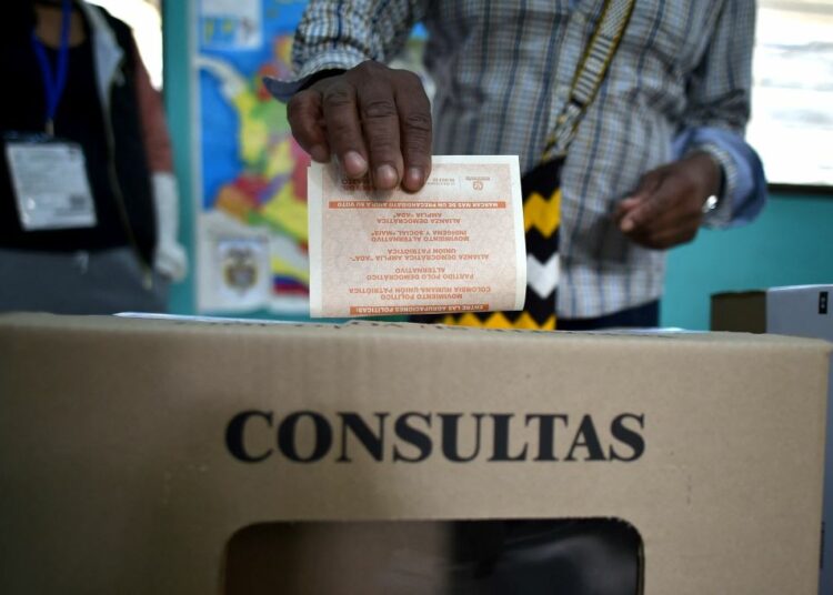 Petro, «Fico» y Fajardo a las presidenciales en Colombia