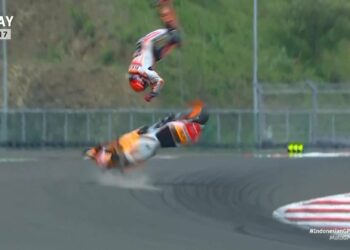 ( VIDEO) Marc Márquez sufrió un impactante accidente a 180 kilómetros por hora en Indonesia y debió ser hospitalizado