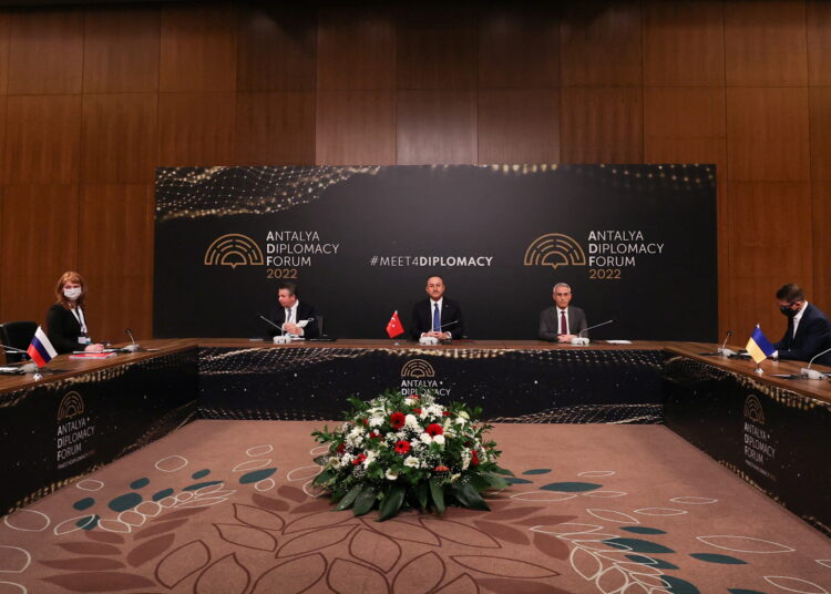 Comenzó la nueva ronda de negociaciones entre Rusia y Ucrania en Estambul
