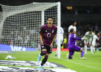 México derrota a El Salvador y sella su pase a la Copa del Mundo