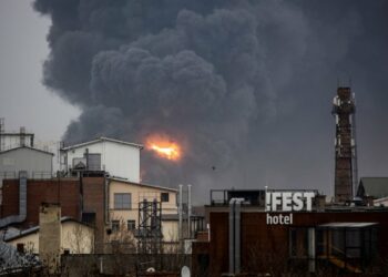 Ucrania: Autoridades de Lviv reportan tres explosiones cerca de la ciudad