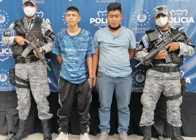 PNC captura a pandilleros que se dedicaban a vender droga en Soyapango