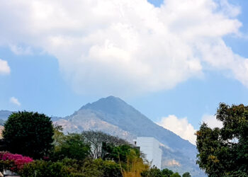 Cielo nublado, ambiente cálido y posibilidades de lluvias débiles para este martes