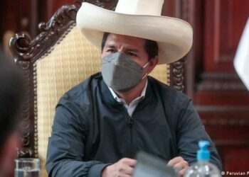 Pedro Castillo pide hablar en Congreso previo a debatir su destitución