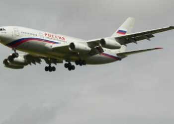 Avión ruso aterrizó en Washington para recoger a diplomáticos