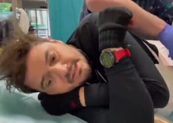 (VIDEO) El testimonio del periodista que acompañaba a Brent Renaud cuando fueron atacados por las tropas rusas: “Le dispararon en el cuello”