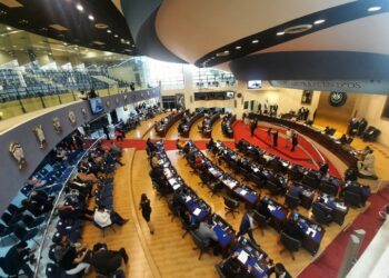 Asamblea aprueba reformas que buscan garantizar estabilidad en precios de la energía eléctrica y el agua