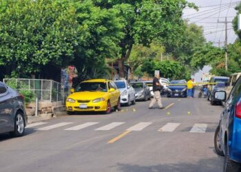 Asesinan a un taxista en la colonia IVU de San Salvador