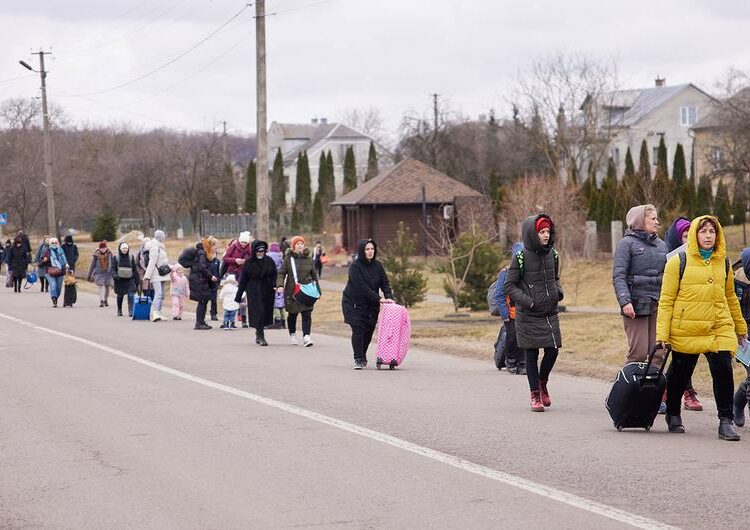 (Resumen) Civiles comienzan a evacuar Sumy e Irpin en Ucrania