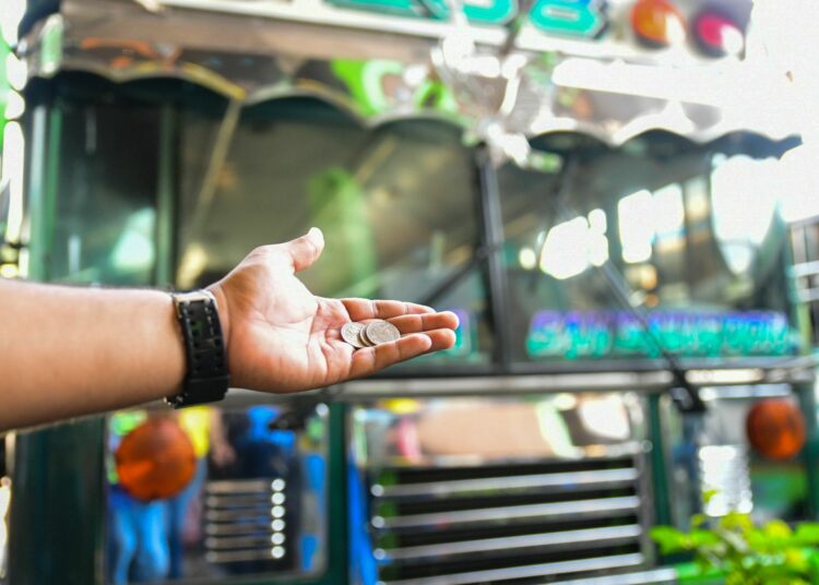 VMT impone más de 300 multas a transportistas por aumentarle al pasaje