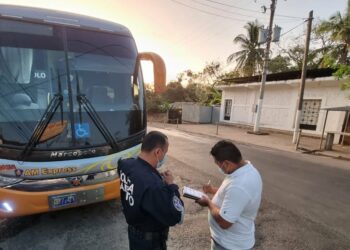 VMT multa a ruta 306 por alza ilegal de pasaje