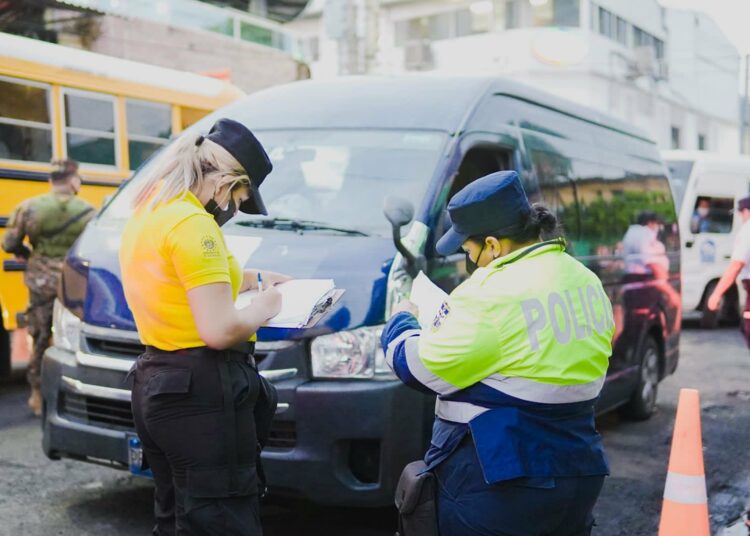 Un total de 422 multas han sido colocadas por aumento ilegal del pasaje de bus