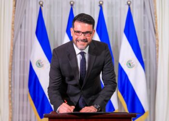 Viceministro de Economía, Mario Salazar, es juramentado como presidente de BANDESAL