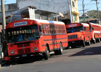 Ante la suspensión de línea a las rutas 42 y 152, gobierno pone a disposición flota de buses